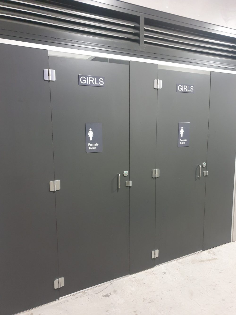 North Curl Curl Public School Toilet and Shower Partitions, Compact