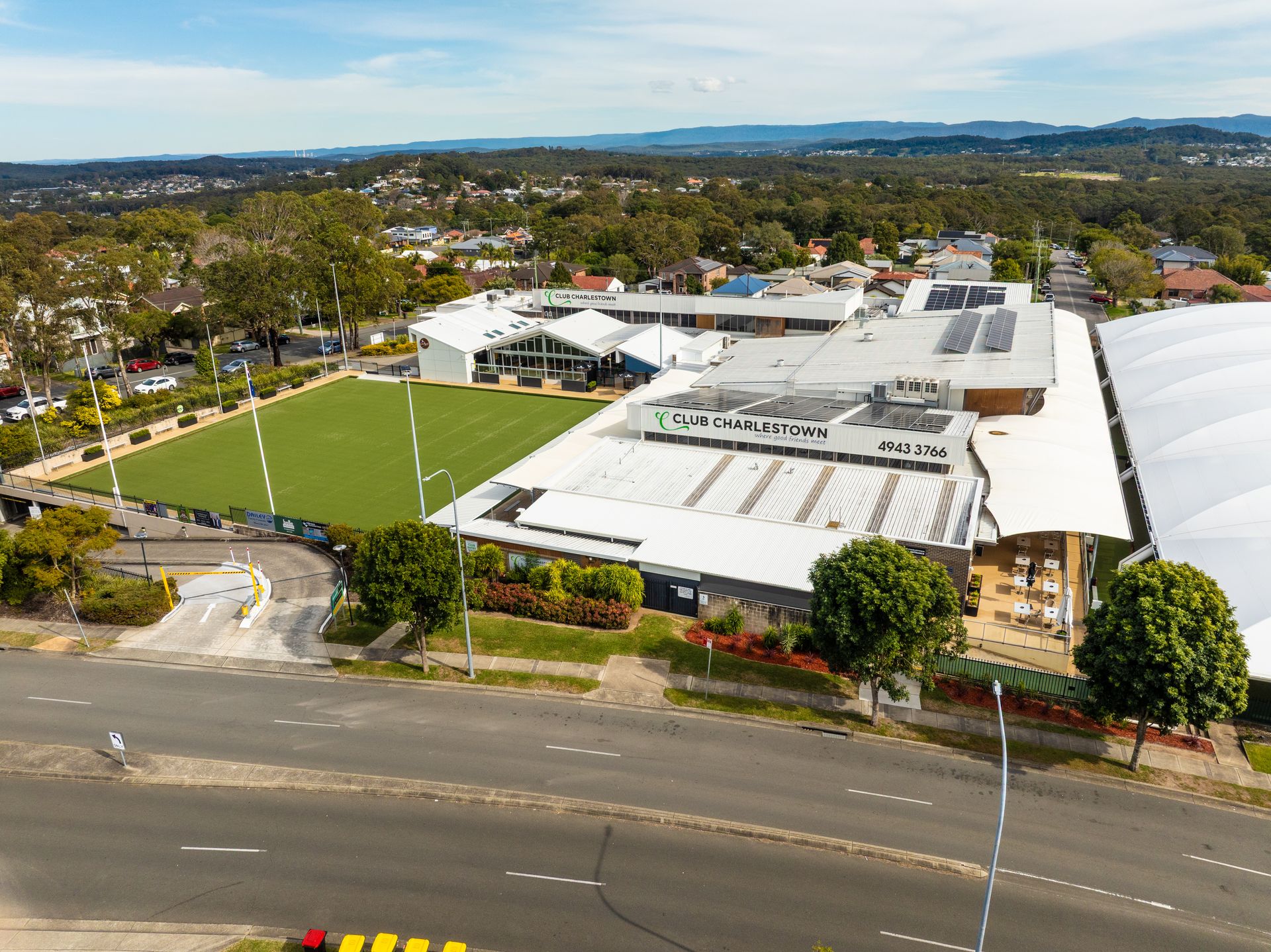 Charlestown Bowling Club is a friendly club which caters for families, friends & work groups. The meals are very tasty & the menu offers something for everyone